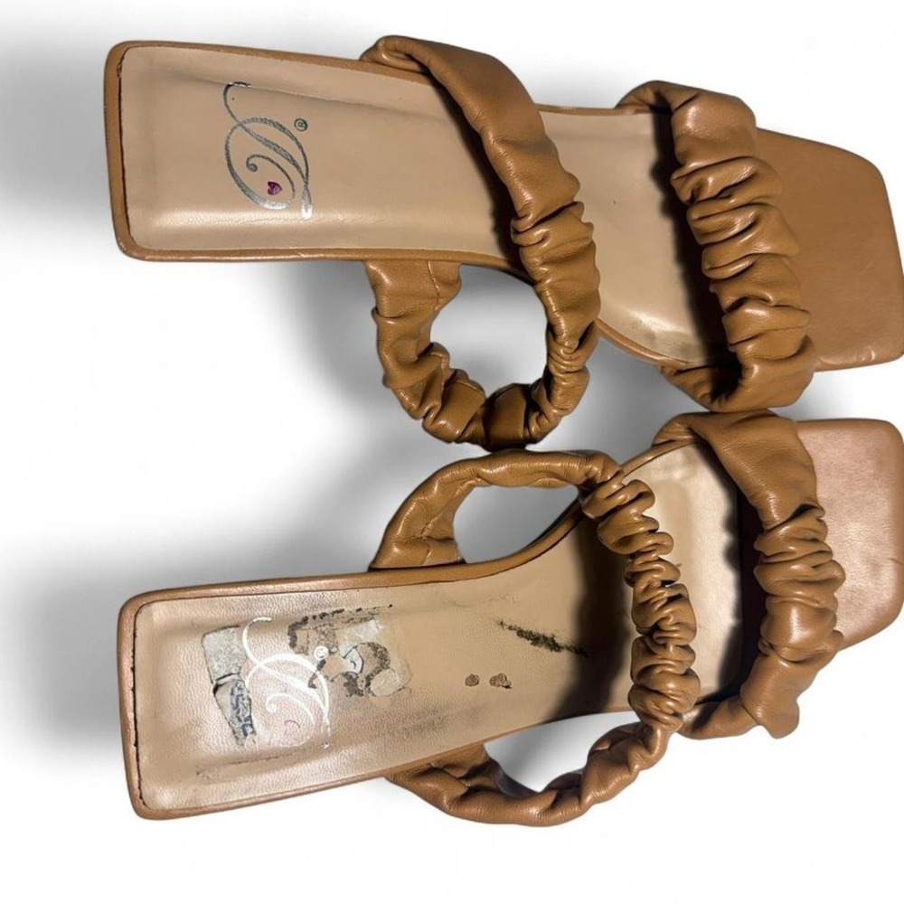 D'Amelio Footwear Tan Ruched Double Strap Square Toe Kitten Heel Sandals Size 8
